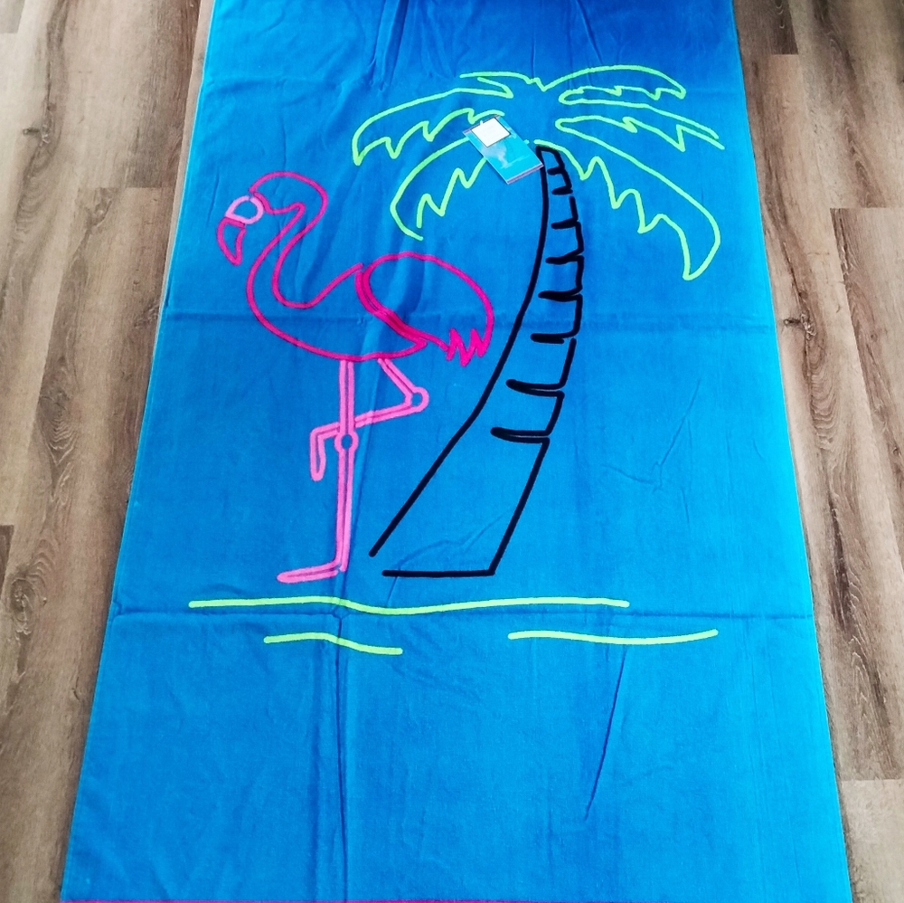 Crown & Ivy oversized beach towel